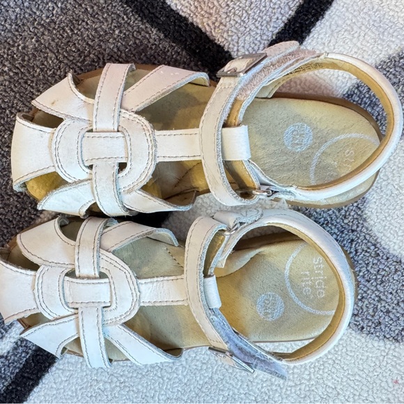 Stride Rite White Leather Kids Summertime Sandals - Picture 4 of 9